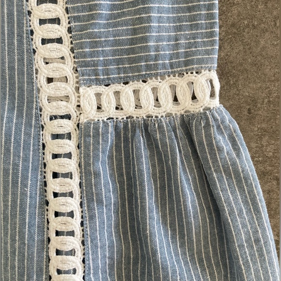 Doe & Rae Sleeveless Top - Picture 4 of 9